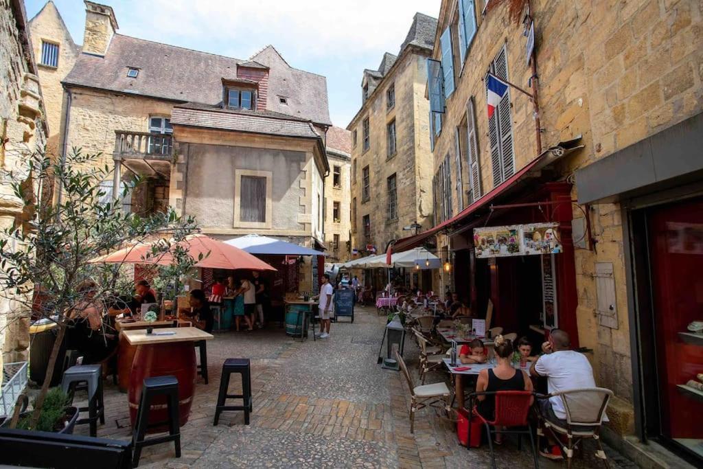 "Les Appartements De Betty A" Coeur Historique Sarlat-la-Canéda Exterior foto